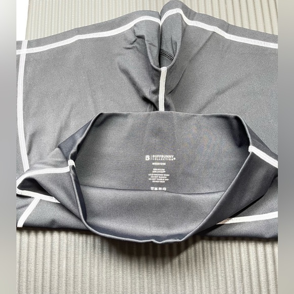 Buffbunny Wave Short Onyx Black and White Women’s Medium NWT - Picture 5 of 6